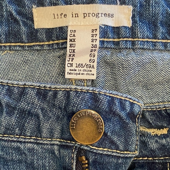 2/$30 - Ripped Narrow Leg Ankle Length Jeans - Picture 4 of 6